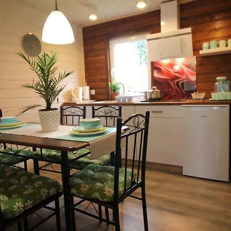 샬레 Letniskowe 포비에로보